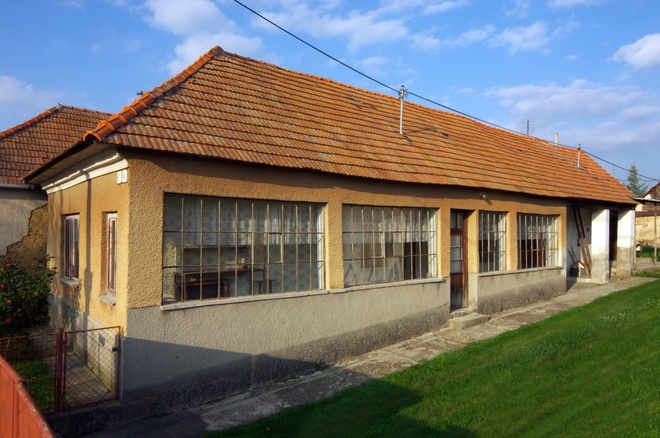 Veľká strana No. 80–81, veranda-type house from the first half of the 20th century