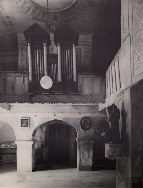 Interiér neskororománskej prístavby kostola sv. Juraja, stav v roku 1958
