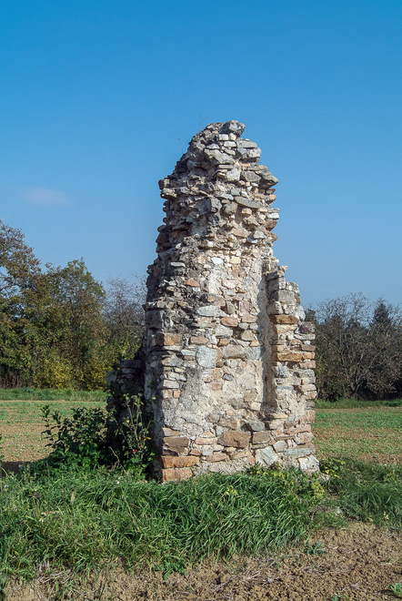 The Turkic monument is said to have been erected in Turkic times and conceived as a memory of a friar from Nitra and his retinue, who were killed on their journey to Hronský Beňadik by the Turks