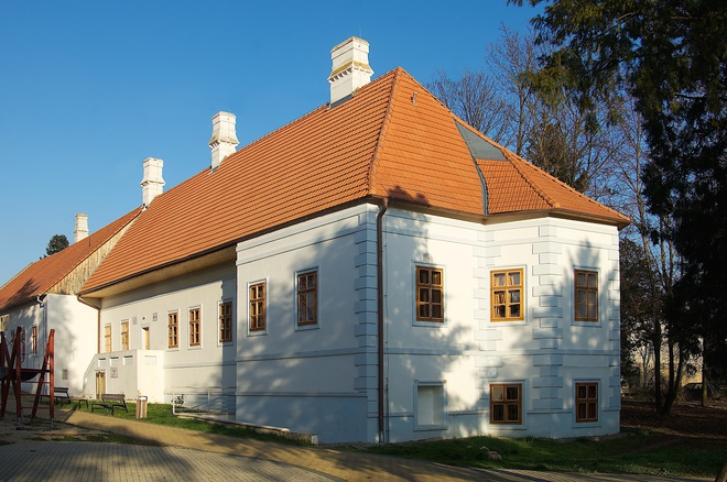 Jelenec, eastern wing of the manor house with the museum of the Forgach Family and the ethnographical collection of Csemadok, the Hungarian Social and Cultural Association of Slovakia