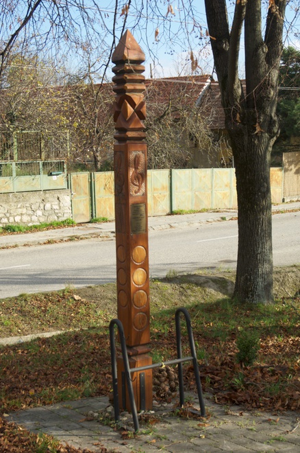 Memorial column for Eugen Szíjartó, composer and collector of folk songs, unveiled in 2008