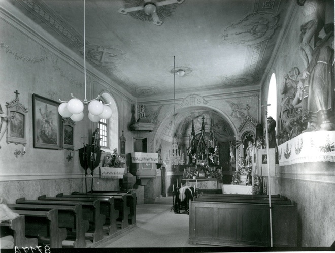 Interiér Kostola Najsvätejšej Trojice v roku 1960